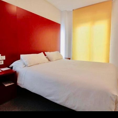 לאון Hostal Albany מראה חיצוני תמונה