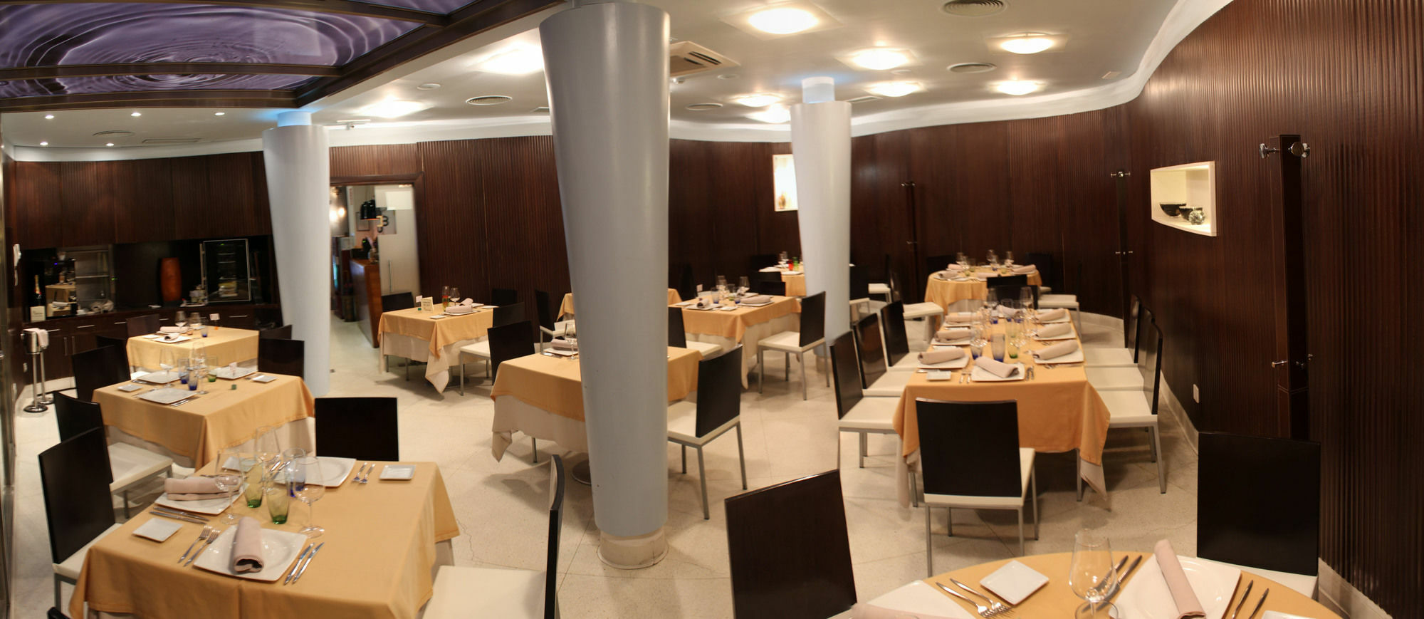 לאון Hostal Albany מראה חיצוני תמונה